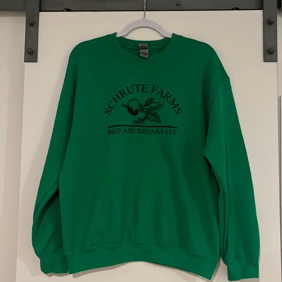 Schrute Farms Bed and Breakfast Sweatshirt MEDIUM the Office Dwight GREEN - Picture 2 of 4